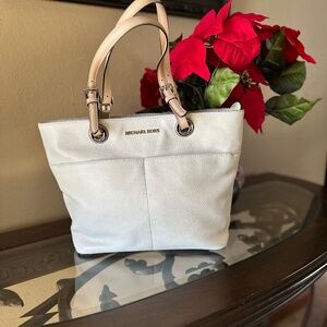 Michael Kors Bedford Shoulder Bag LIKE NEW